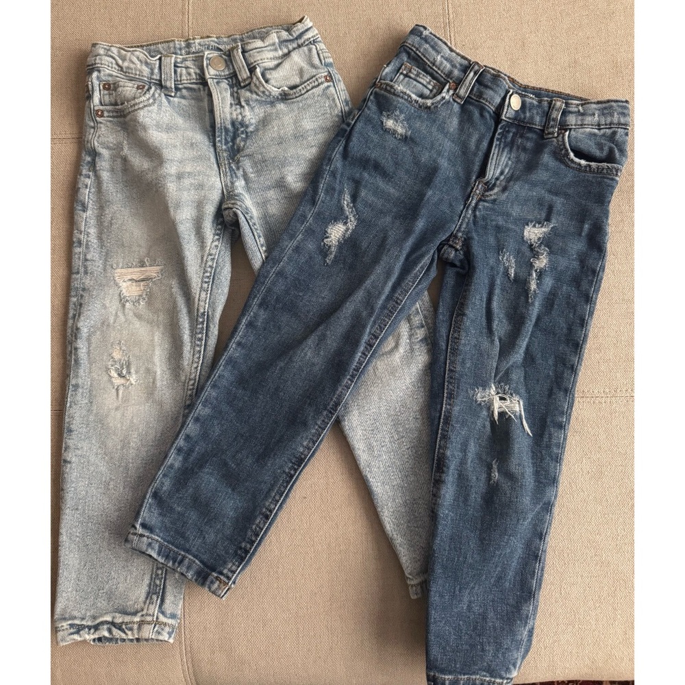 PAIR OF ZARA JEANS